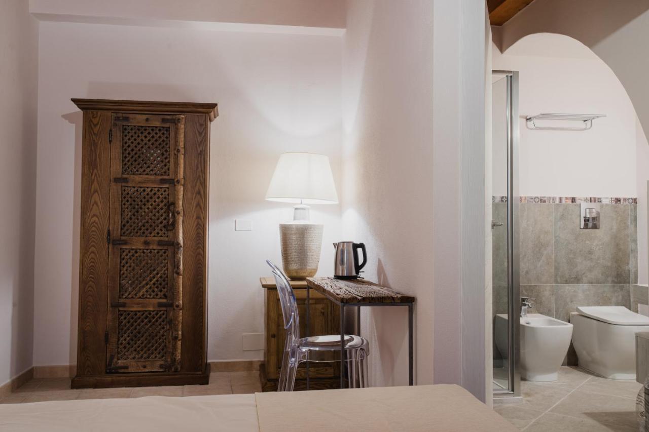 Moon's Tower Suite&rooms Gasthuis Portoscuso