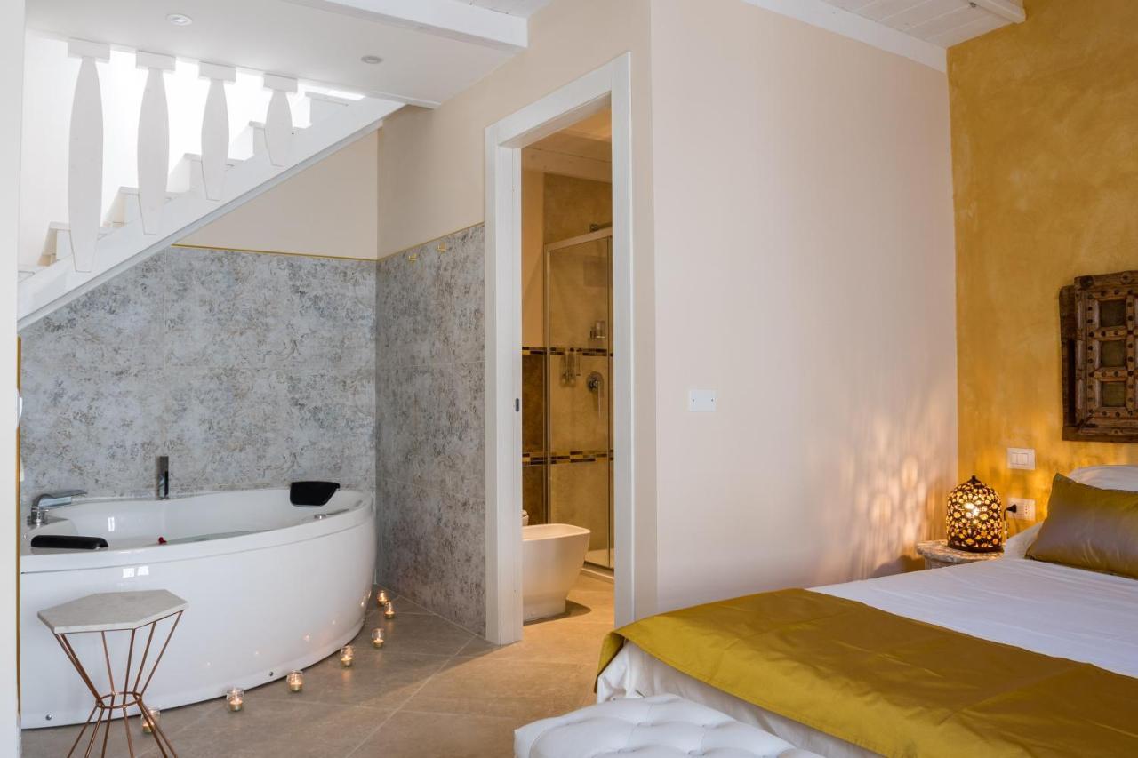 Moon's Tower Suite&rooms Gasthuis Portoscuso
