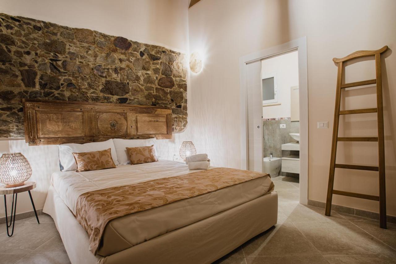 Moon's Tower Suite&rooms Portoscuso