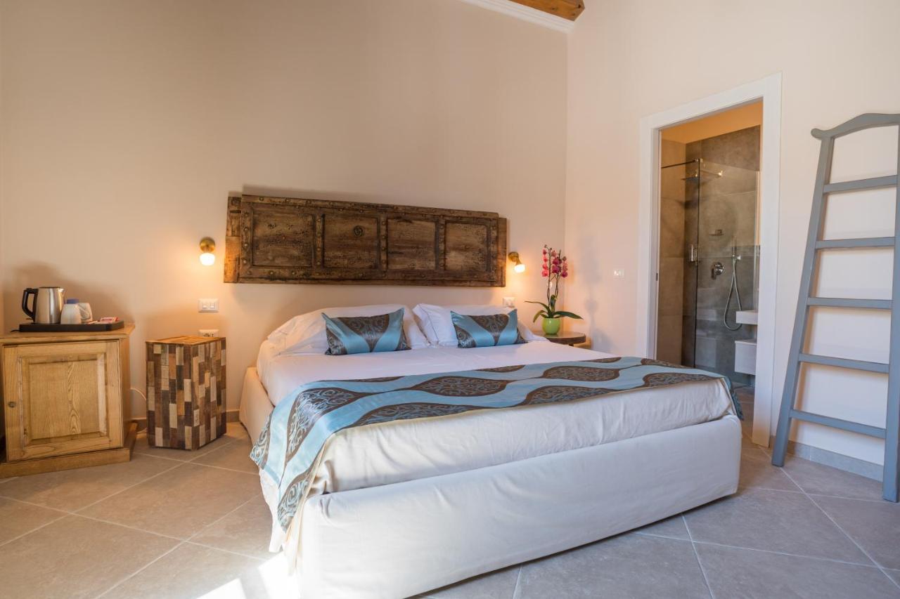 Moon's Tower Suite&rooms Pensión Portoscuso